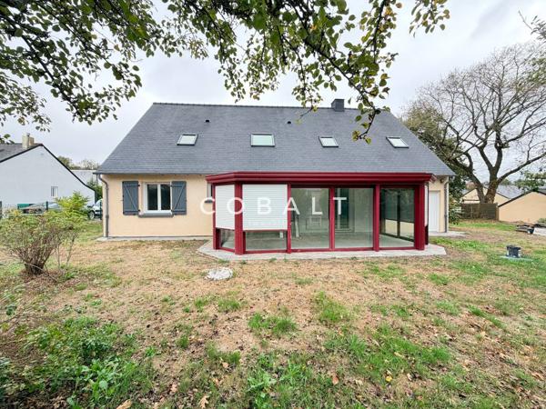 Maison familiale rénovée aux volumes généreux dans un cadre paisible.