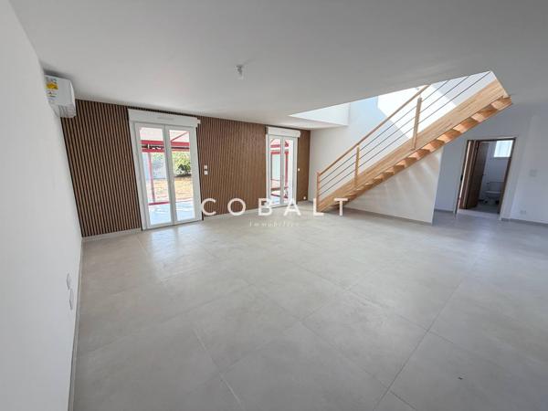Maison familiale rénovée aux volumes généreux dans un cadre paisible.