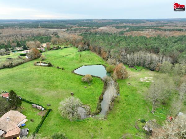 Maison avec lac privé sur environ 4 hectares