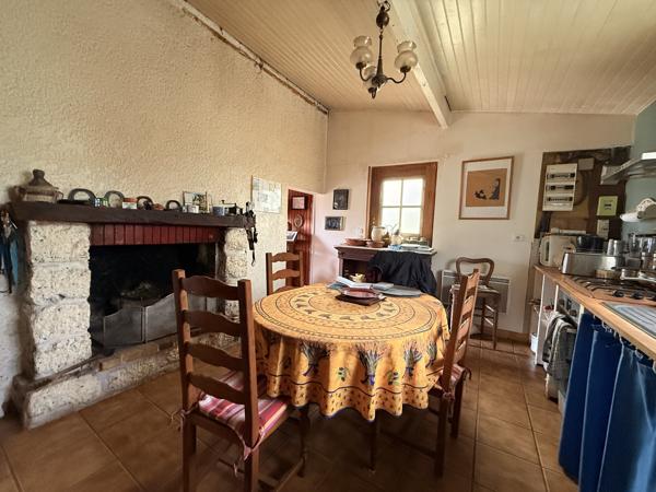 Maison avec lac privé sur environ 4 hectares