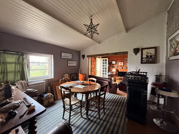 Maison avec lac privé sur environ 4 hectares