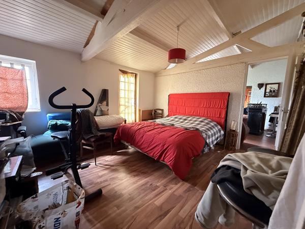 Maison avec lac privé sur environ 4 hectares