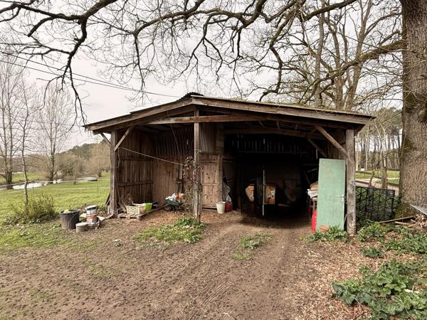 Maison avec lac privé sur environ 4 hectares