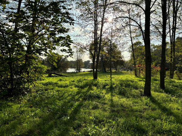 Maison avec lac privé sur environ 4 hectares