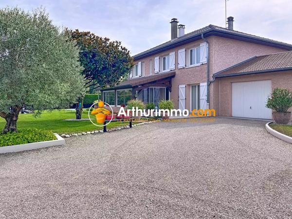 Vente Maison 5 pièces 165 m2 à Saint-Quentin-Fallavier