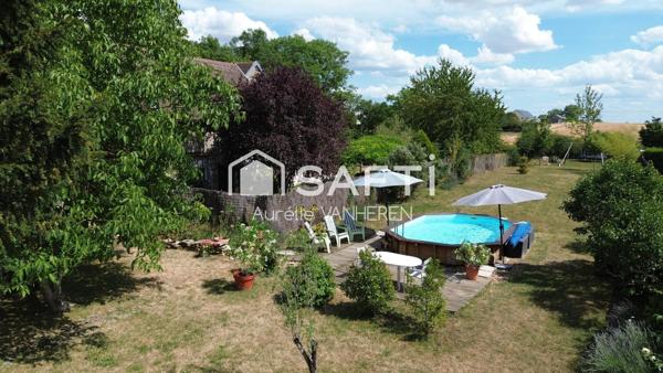 Charmante maison ancienne avec rez-de-chaussée autonome et piscine