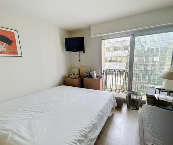 Studio avec balcon, Paris 8e, Ascenseur