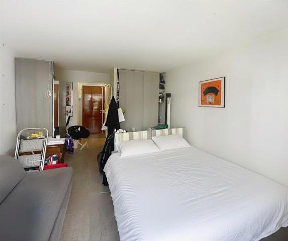 Studio avec balcon, Paris 8e, Ascenseur