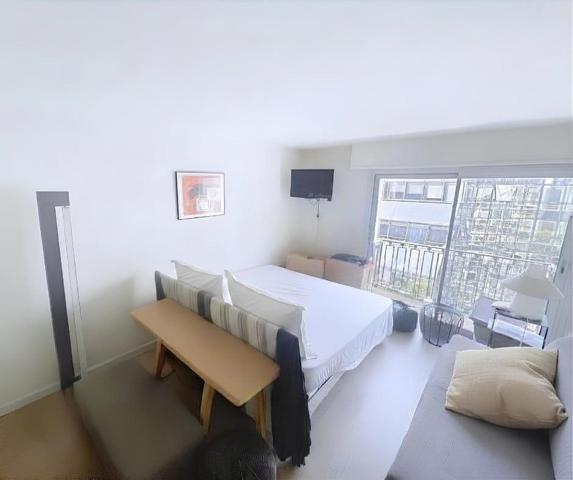 Studio avec balcon, Paris 8e, Ascenseur