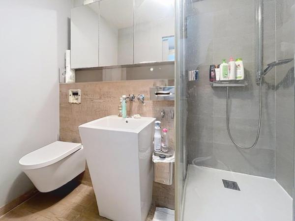 Studio avec balcon, Paris 8e, Ascenseur
