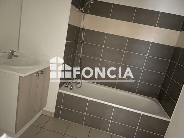 Location Appartement 3 pièces 57.9 m² - 27 RUE DU SOLAYER RESIDENCE LE CLOS VULCAIN APPART A2 Clermont-ferrand 63100