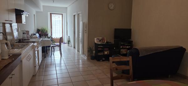 Gilhoc-sur-Ormèze (07270) Immeuble de rapport avec cour intérieur et dépendances