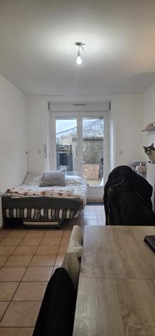 Gilhoc-sur-Ormèze (07270) Immeuble de rapport avec cour intérieur et dépendances