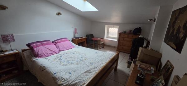 Gilhoc-sur-Ormèze (07270) Immeuble de rapport avec cour intérieur et dépendances