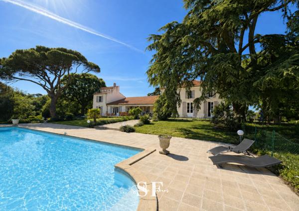 Propriete 10 pièce(s) 7 chambre(s) 460 m²