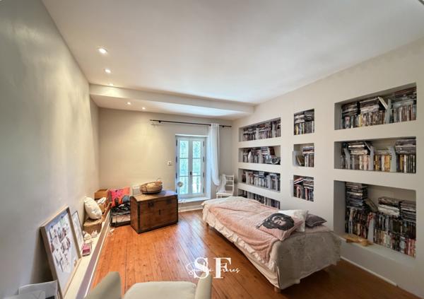 Propriete 10 pièce(s) 7 chambre(s) 460 m²