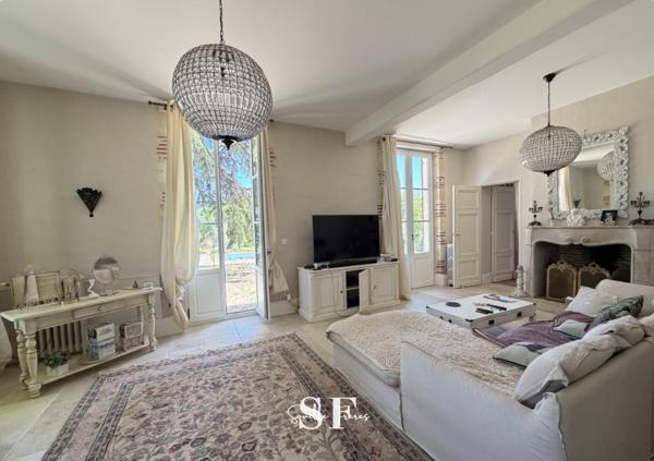 Propriete 10 pièce(s) 7 chambre(s) 460 m²
