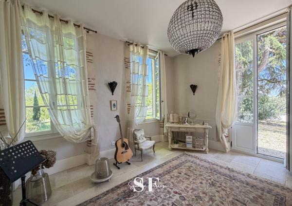 Propriete 10 pièce(s) 7 chambre(s) 460 m²