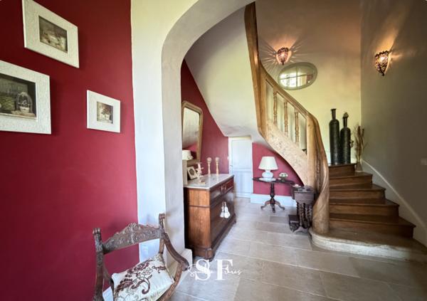 Propriete 10 pièce(s) 7 chambre(s) 460 m²
