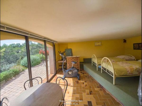 Villa d'Exception au Bord du Lac d'Esparron-de-Verdon