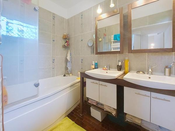 La maison familiale idéale dans un écrin de verdure !