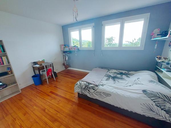 La maison familiale idéale dans un écrin de verdure !