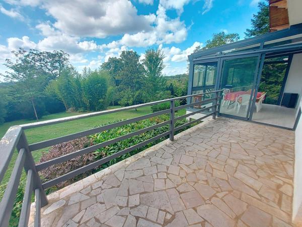 La maison familiale idéale dans un écrin de verdure !