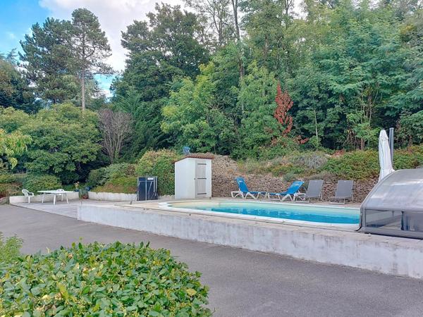 La maison familiale idéale dans un écrin de verdure !