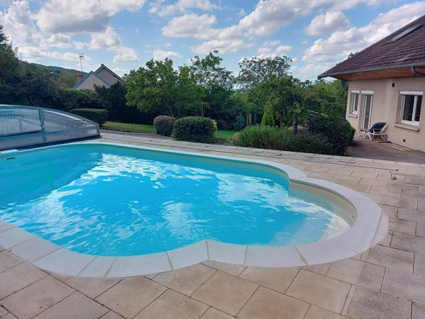 La maison familiale idéale dans un écrin de verdure !