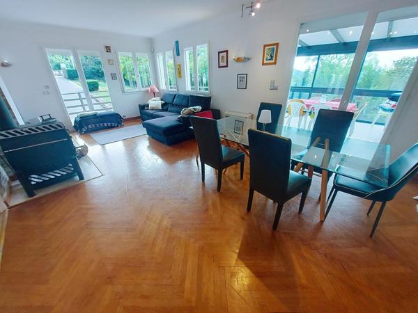 La maison familiale idéale dans un écrin de verdure !