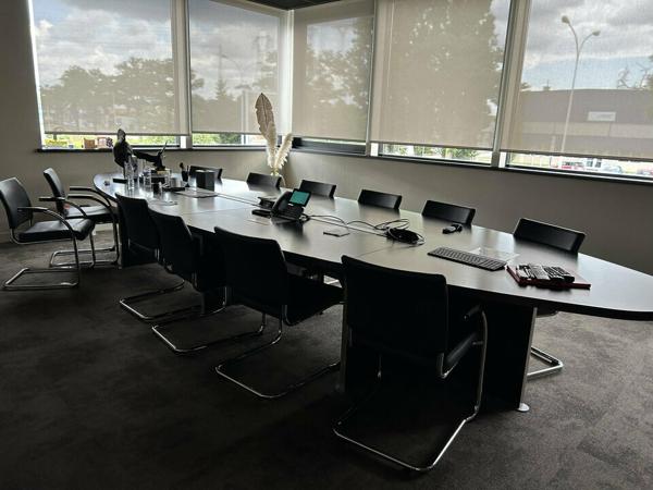 BUREAUX à VENDRE de 686 m²