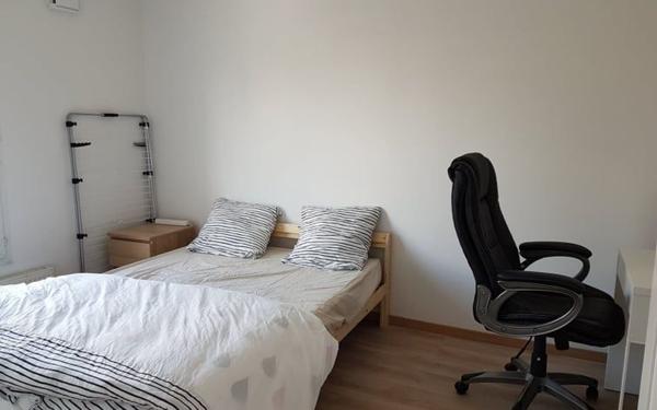 Appartement à louer    1 pièce •  Bron