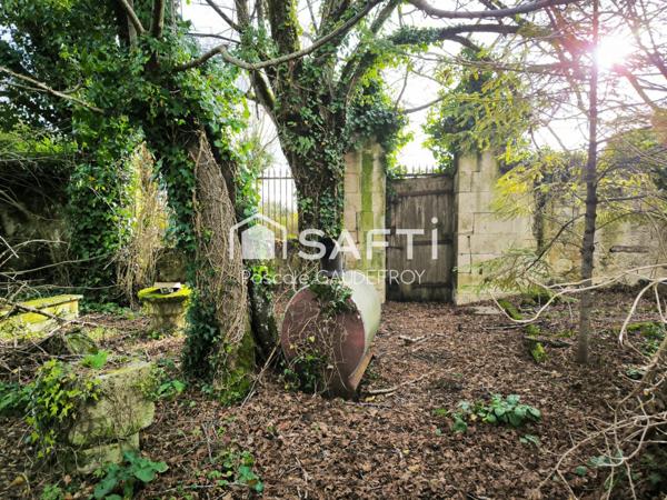 AUTHENTIQUE PROPRIETE CHARENTAISE A RENOVER SUR 7164 M² DE TERRAIN