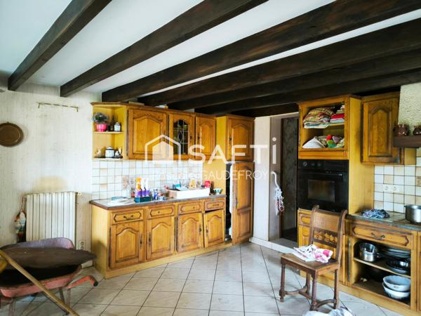 AUTHENTIQUE PROPRIETE CHARENTAISE A RENOVER SUR 7164 M² DE TERRAIN