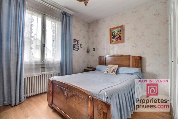 Exclusivité - Maison sur sous-sol sur un terrain constructible de 2 250 m² environ à 2 pas des écoles à Châteauneuf Sur Loire