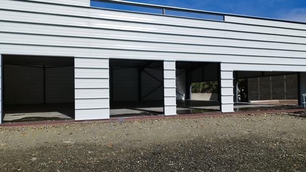 Local commercial 500 m2 avec parking