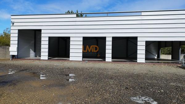 Local commercial 500 m2 avec parking