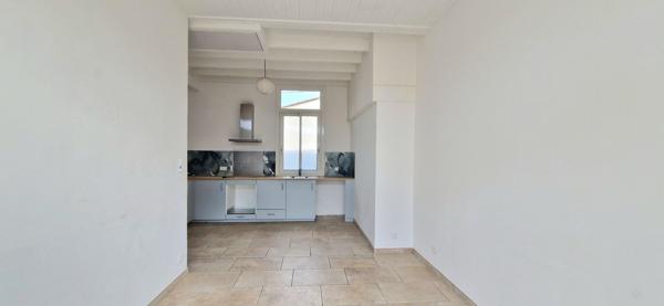 MAISON DE VILLE T2 - TERRASSE ET PETITE COUR - LUMINEUX