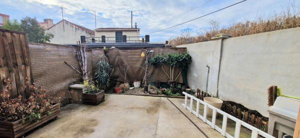 MAISON DE VILLE T2 - TERRASSE ET PETITE COUR - LUMINEUX