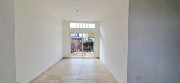 MAISON DE VILLE T2 - TERRASSE ET PETITE COUR - LUMINEUX
