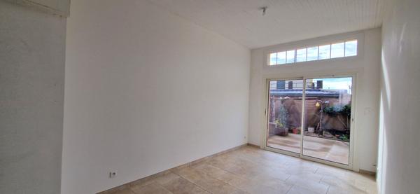 MAISON DE VILLE T2 - TERRASSE ET PETITE COUR - LUMINEUX