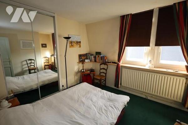 IMMEUBLE D HABITATION HYPER CENTRE AVEC LOCAL COMMERCIAL RDC ET APPARTEMENT EN TRIPLEX 5 CHAMBRES