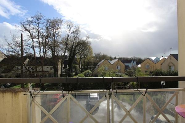 UN GRAND APPARTEMENT TYPE 3 AVEC SON BALCON & GARAGE, AU BRADEN. - A QUIMPER Quimper SUD
