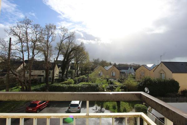 UN GRAND APPARTEMENT TYPE 3 AVEC SON BALCON & GARAGE, AU BRADEN. - A QUIMPER Quimper SUD