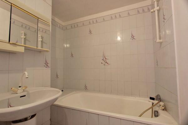 UN GRAND APPARTEMENT TYPE 3 AVEC SON BALCON & GARAGE, AU BRADEN. - A QUIMPER Quimper SUD