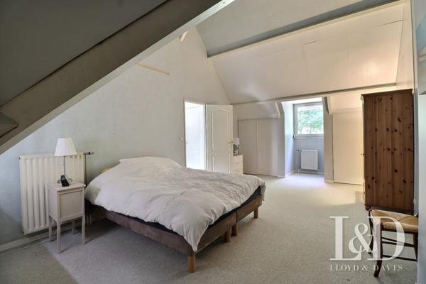 MAISON CONTEMPORAIRE EN LISIERE DU GOLF