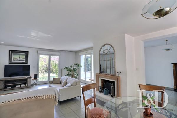 MAISON CONTEMPORAIRE EN LISIERE DU GOLF