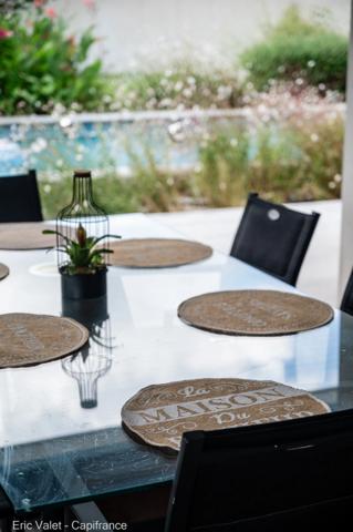 BISCAROSSE - SUPERBE, LUMINEUSE ET VASTE VILLA - 200 M2 ENVIRON - PROCHE FORET