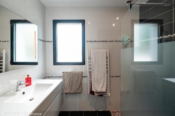 BISCAROSSE - SUPERBE, LUMINEUSE ET VASTE VILLA - 200 M2 ENVIRON - PROCHE FORET