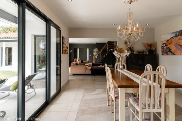 BISCAROSSE - SUPERBE, LUMINEUSE ET VASTE VILLA - 200 M2 ENVIRON - PROCHE FORET